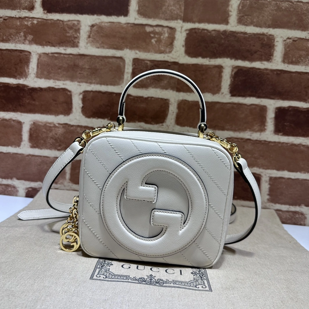 Gucci AAA Quality Messenger Bags For Women WellDesigned 6119