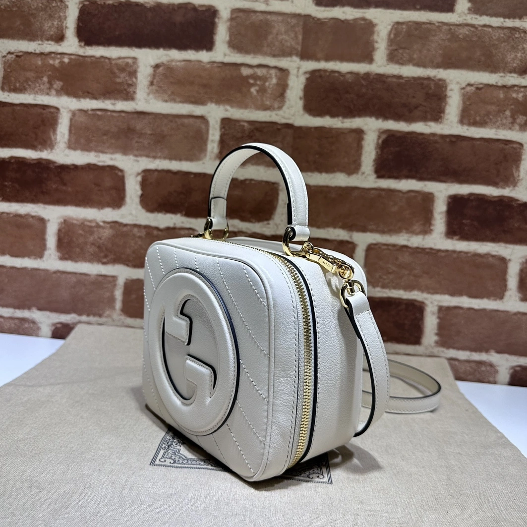 Gucci AAA Quality Messenger Bags For Women WellDesigned 6119