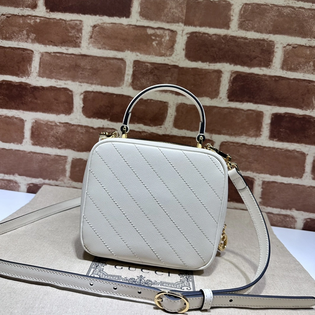 Gucci AAA Quality Messenger Bags For Women WellDesigned 6119