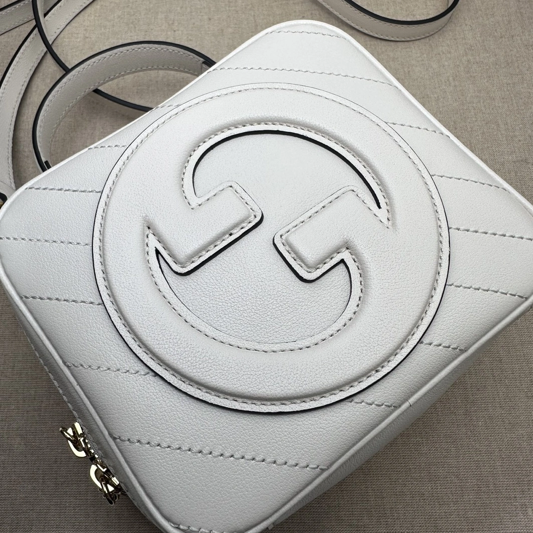 Gucci AAA Quality Messenger Bags For Women WellDesigned 6119
