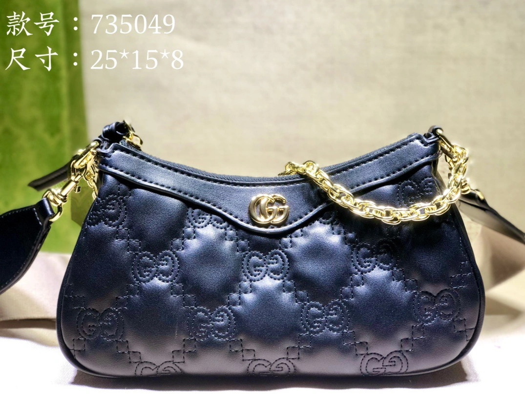 Gucci AAA Quality Messenger Bags For Women WellDesigned 711