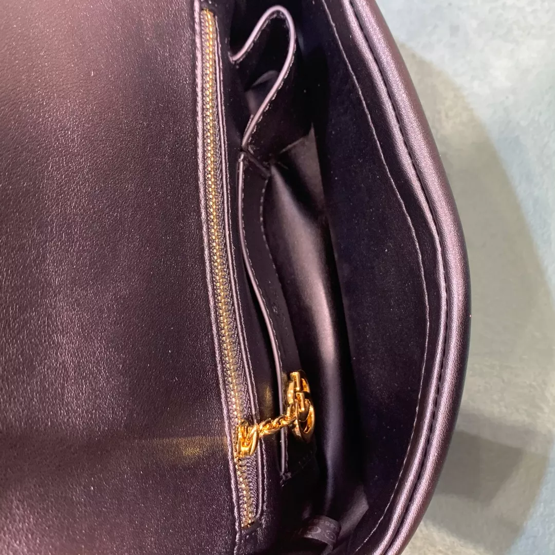 Gucci AAA Quality Messenger Bags For Women WellDesigned 7634