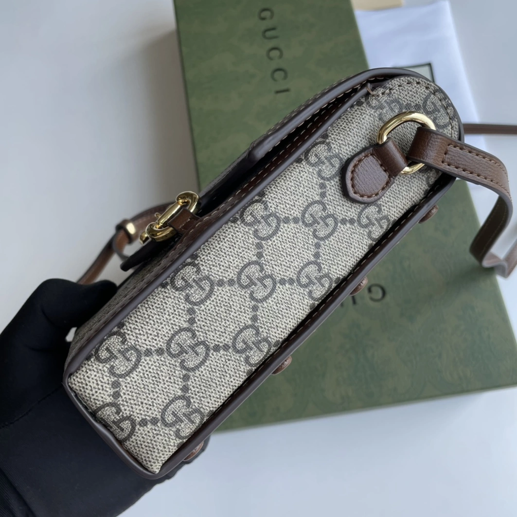 Gucci AAA Quality Messenger Bags Popular 5815