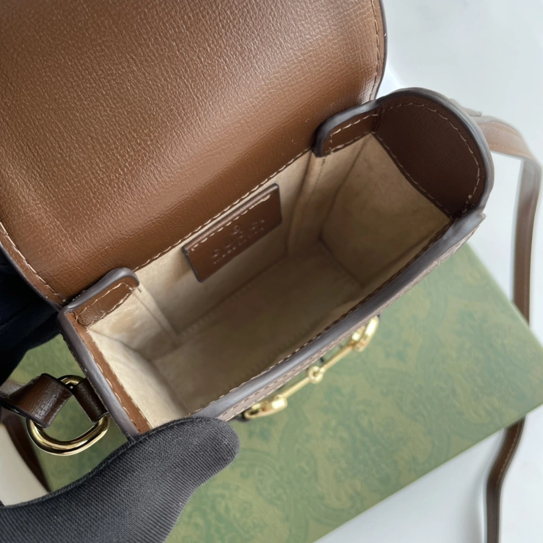 Gucci AAA Quality Messenger Bags Popular 5815
