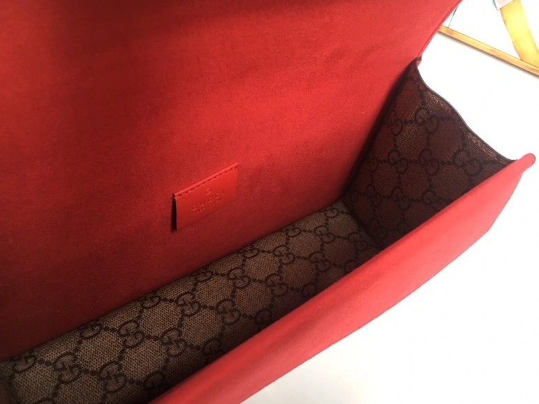 Gucci AAA Quality Messenger Bags Trendy 219