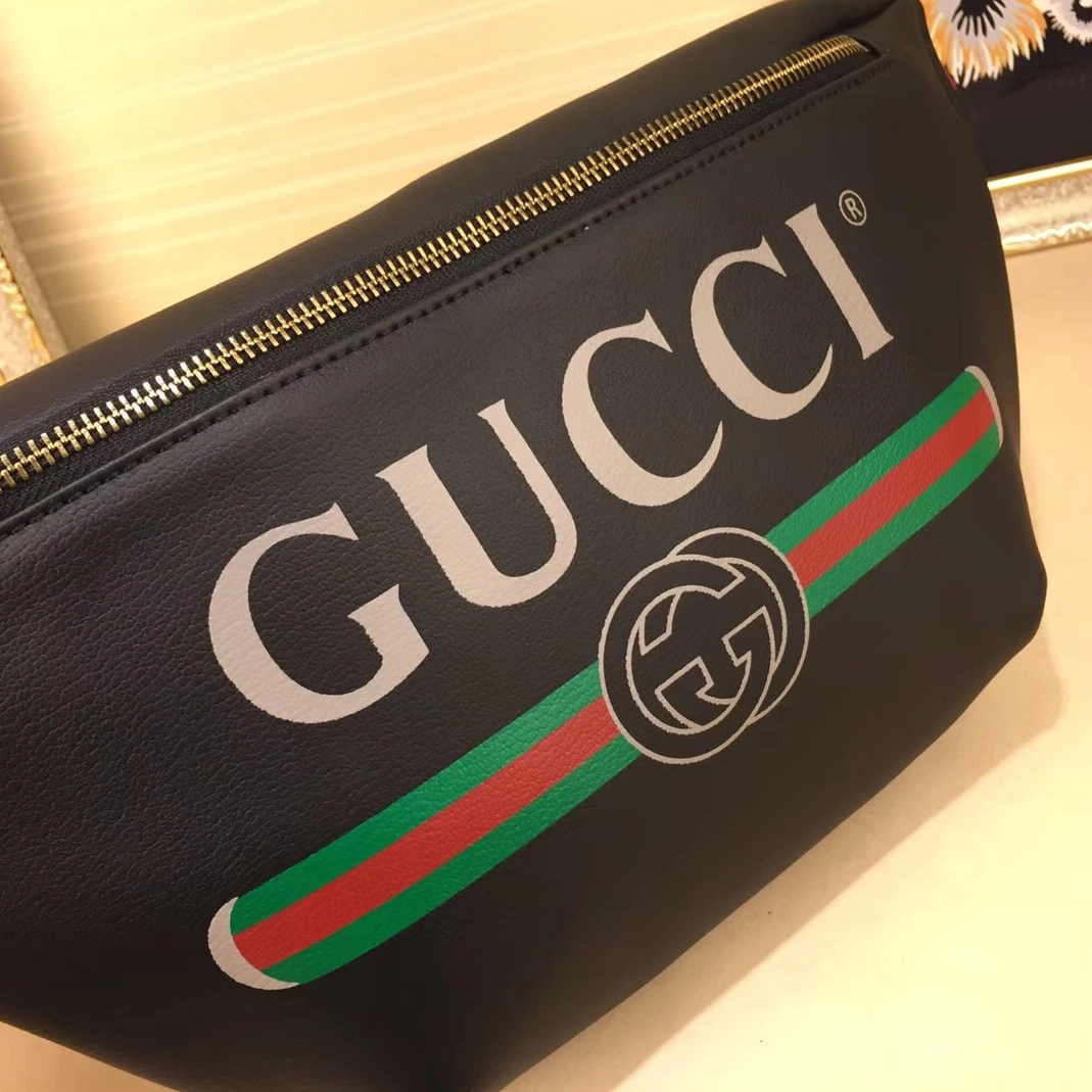 Gucci AAA Quality Pockets For Women Classic 3324