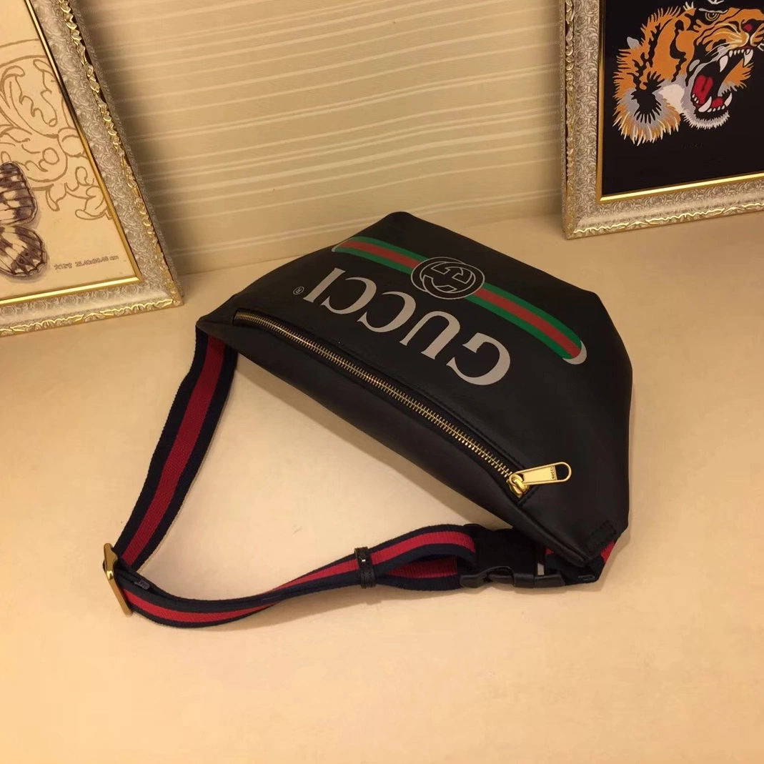 Gucci AAA Quality Pockets For Women Classic 3324