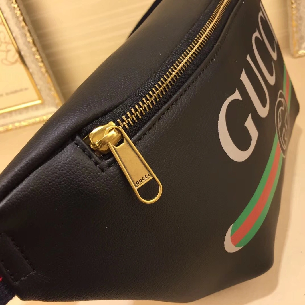 Gucci AAA Quality Pockets For Women Classic 3324