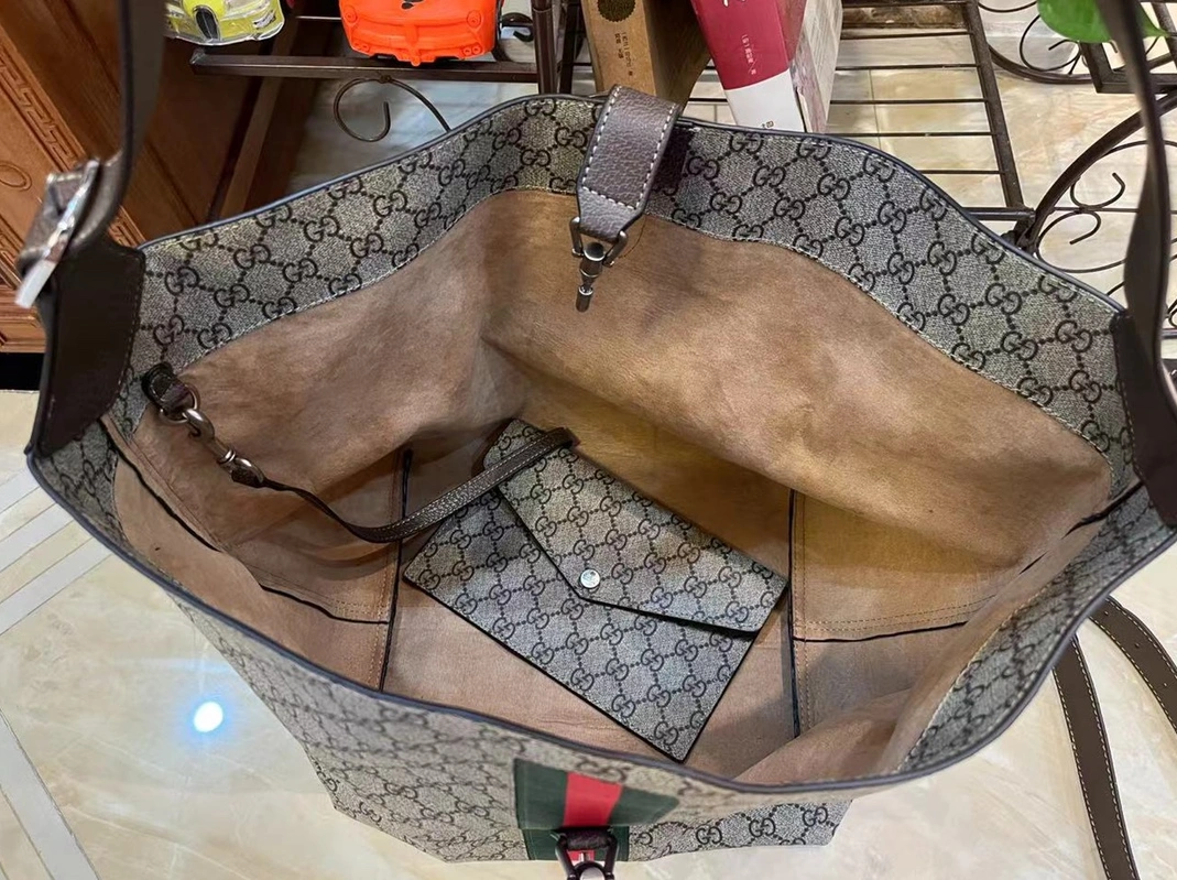 Gucci AAA Quality Shoulder Bags For Women AllSeason 8567