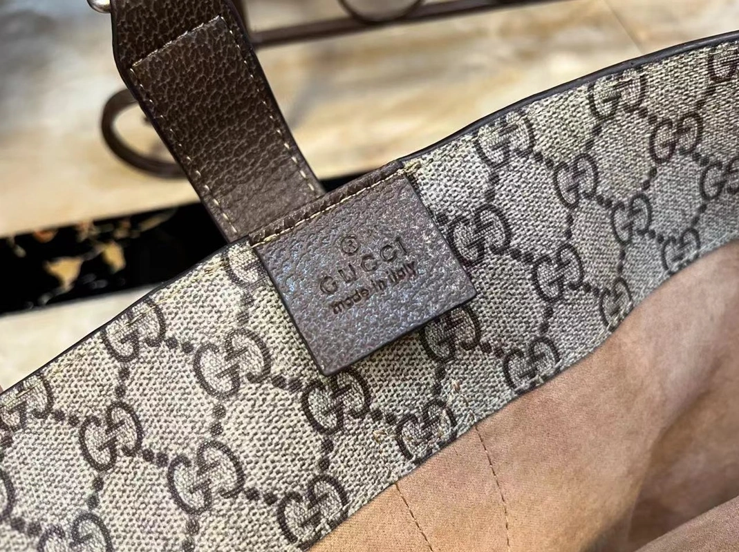Gucci AAA Quality Shoulder Bags For Women AllSeason 8567