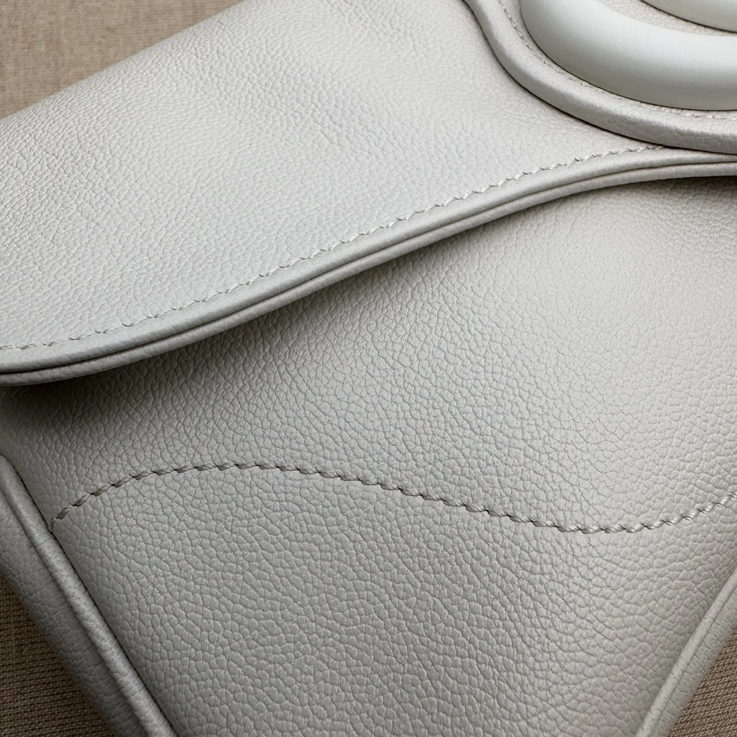 Gucci AAA Quality Shoulder Bags For Women Bold 1841