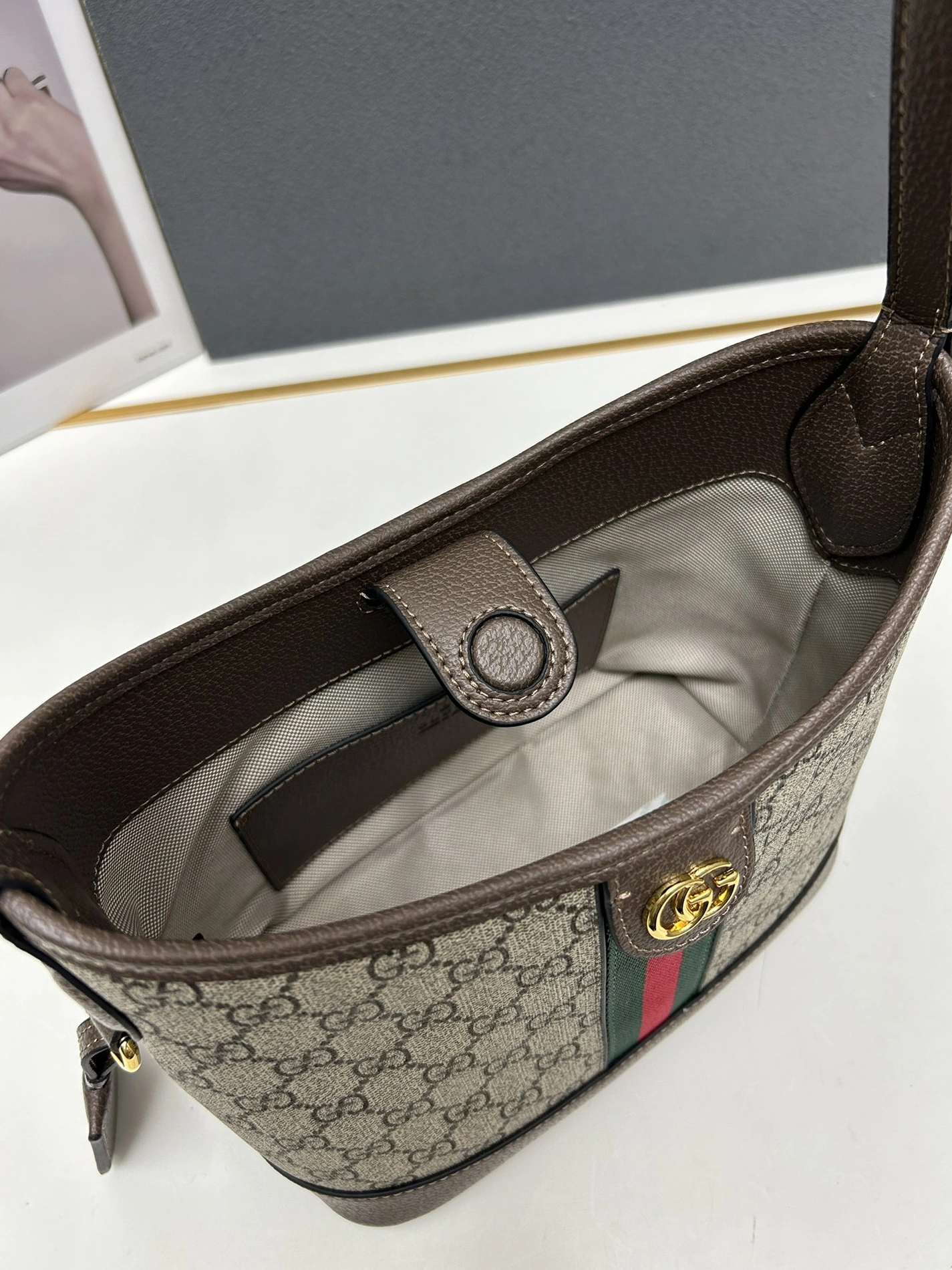 Gucci AAA Quality Shoulder Bags For Women Breathable 2798