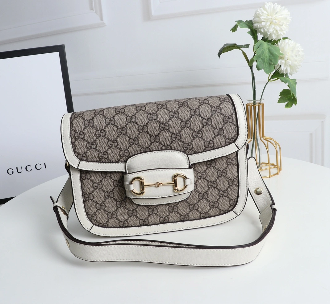 Gucci AAA Quality Shoulder Bags For Women Breathable 734
