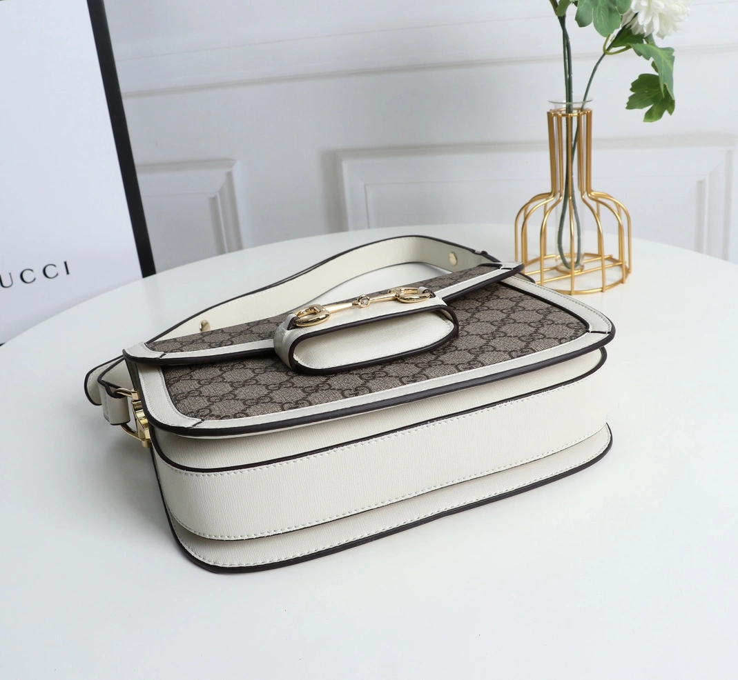 Gucci AAA Quality Shoulder Bags For Women Breathable 734