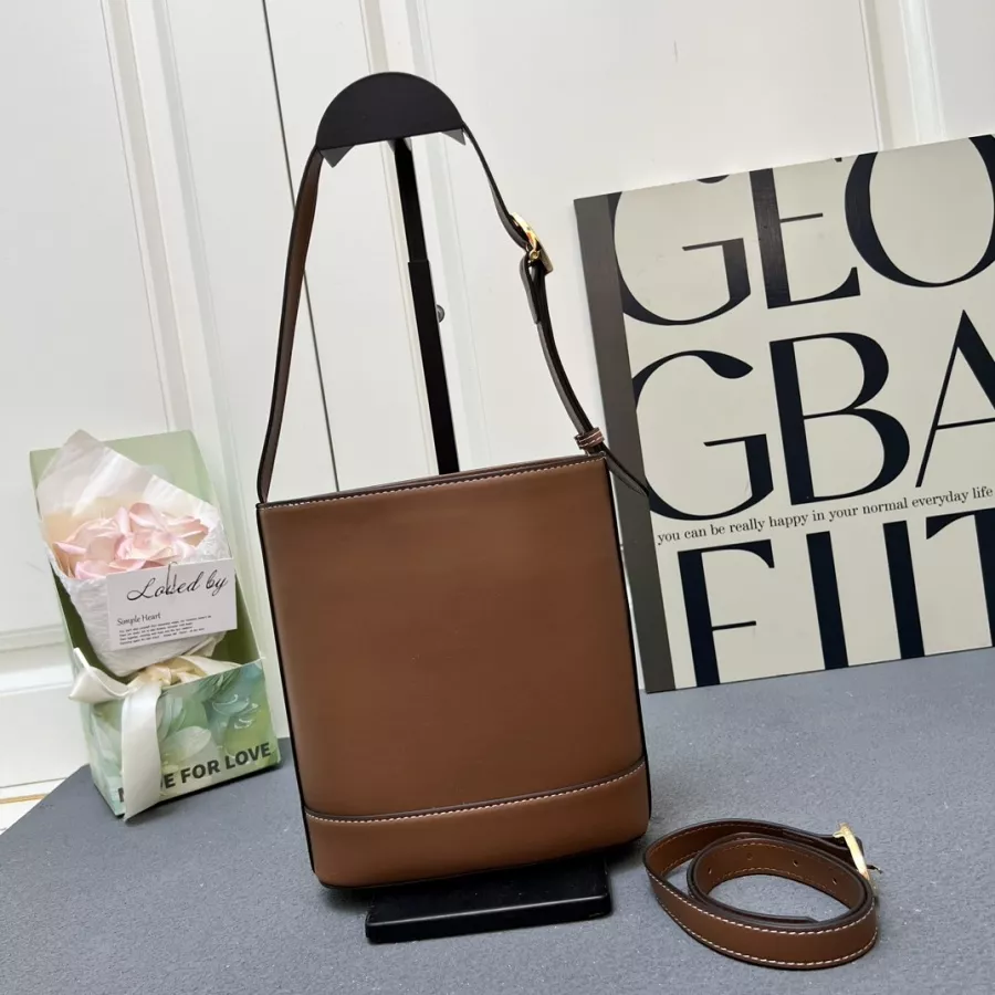 Gucci AAA Quality Shoulder Bags For Women DailyWear 3466