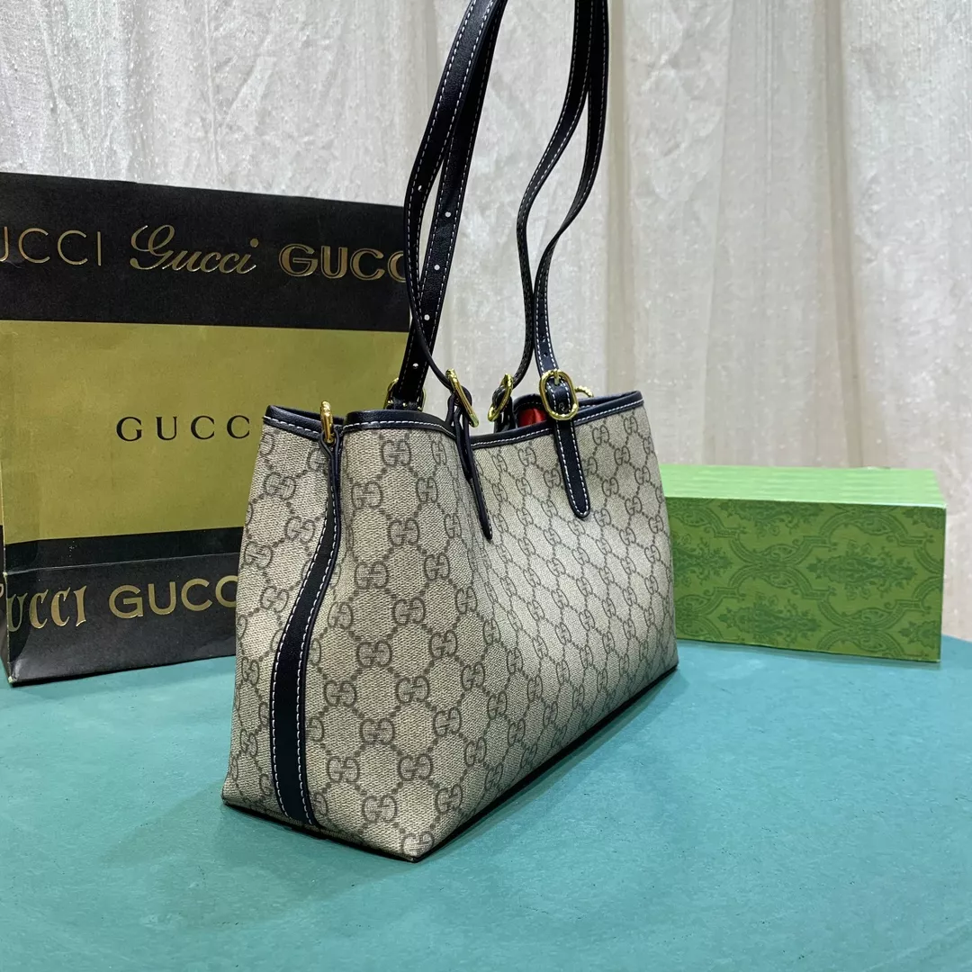 Gucci AAA Quality Shoulder Bags For Women Durable 8592