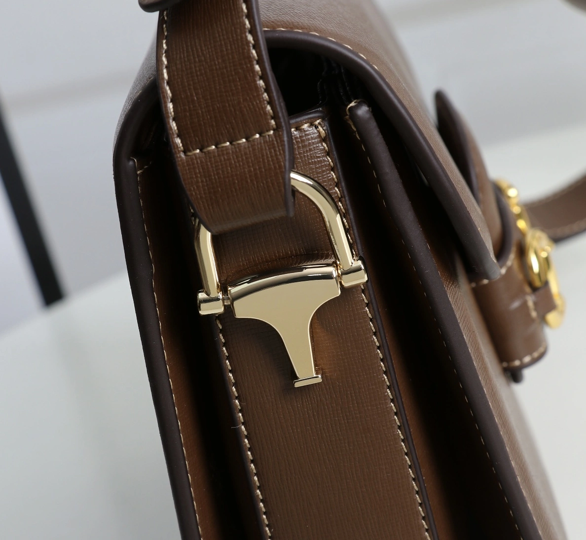 Gucci AAA Quality Shoulder Bags For Women Efficient 641