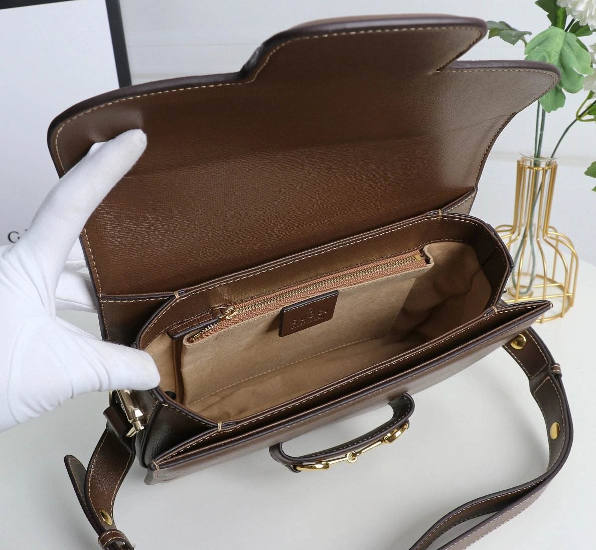Gucci AAA Quality Shoulder Bags For Women Efficient 641