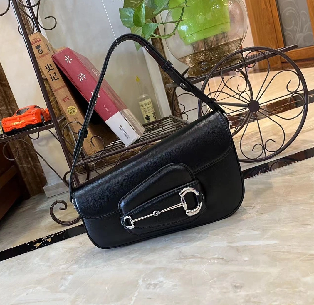 Gucci AAA Quality Shoulder Bags For Women EyeCatching 8020