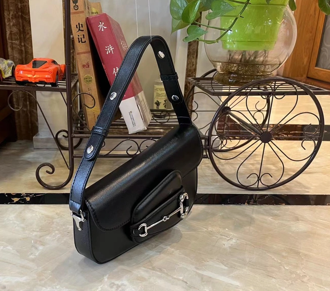 Gucci AAA Quality Shoulder Bags For Women EyeCatching 8020