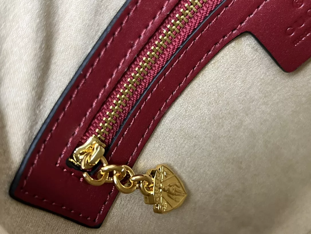 Gucci AAA Quality Shoulder Bags For Women Fashionable 9040