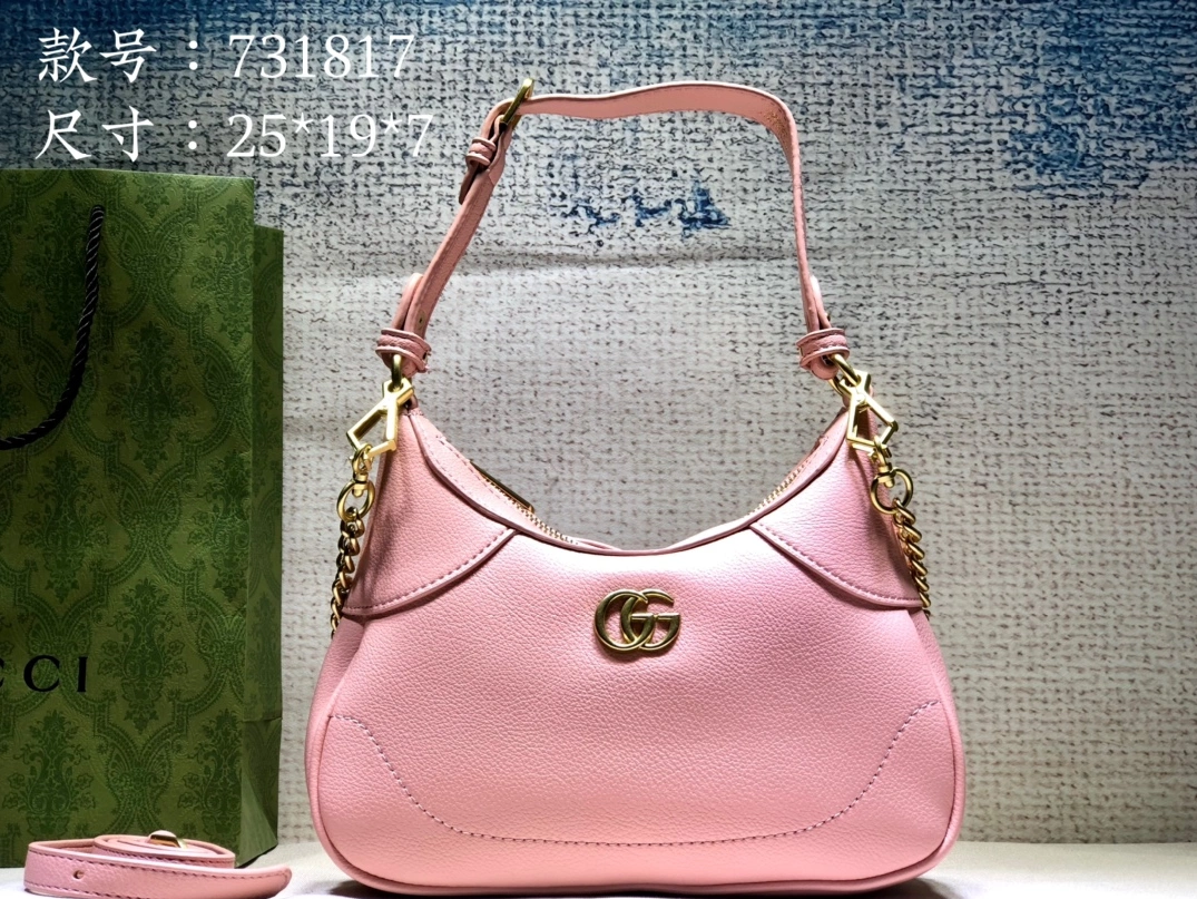 Gucci AAA Quality Shoulder Bags For Women Functional 8047