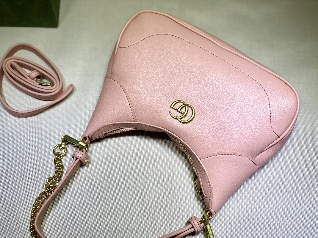 Gucci AAA Quality Shoulder Bags For Women Functional 8047