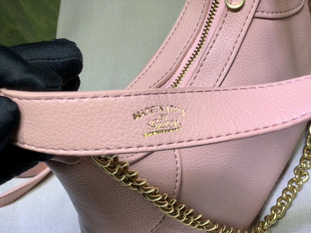 Gucci AAA Quality Shoulder Bags For Women Functional 8047