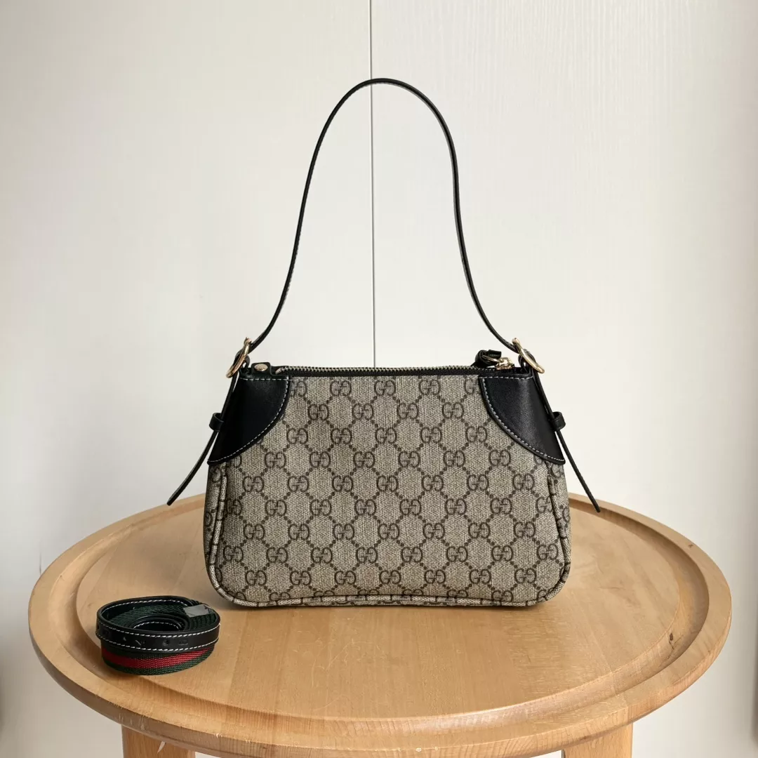 Gucci AAA Quality Shoulder Bags For Women GoAnywhere 9685