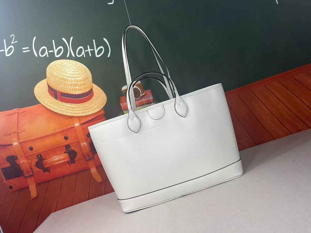 Gucci AAA Quality Shoulder Bags For Women Lightweight 7509