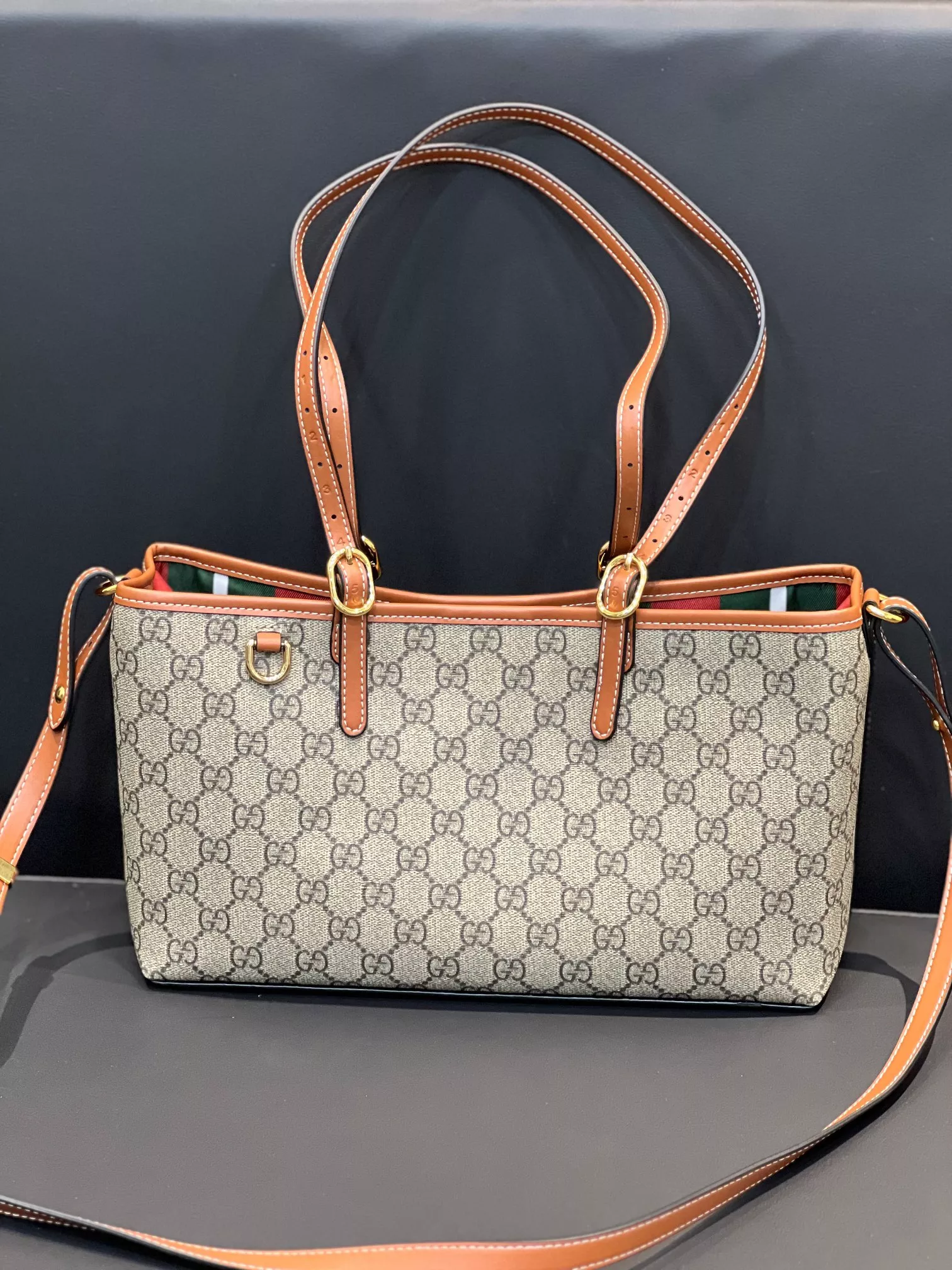 Gucci AAA Quality Shoulder Bags For Women Modern 2950