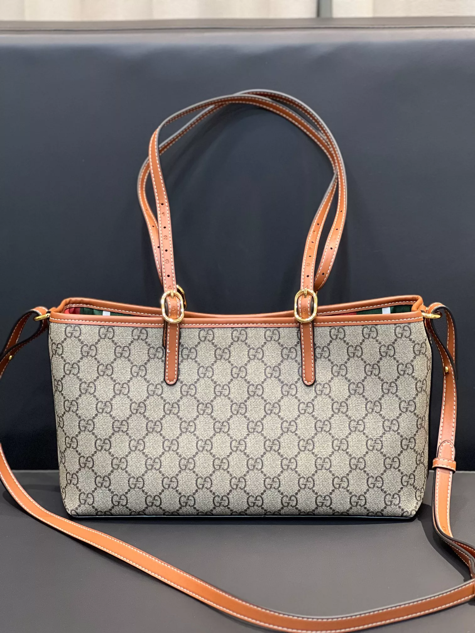 Gucci AAA Quality Shoulder Bags For Women Modern 2950