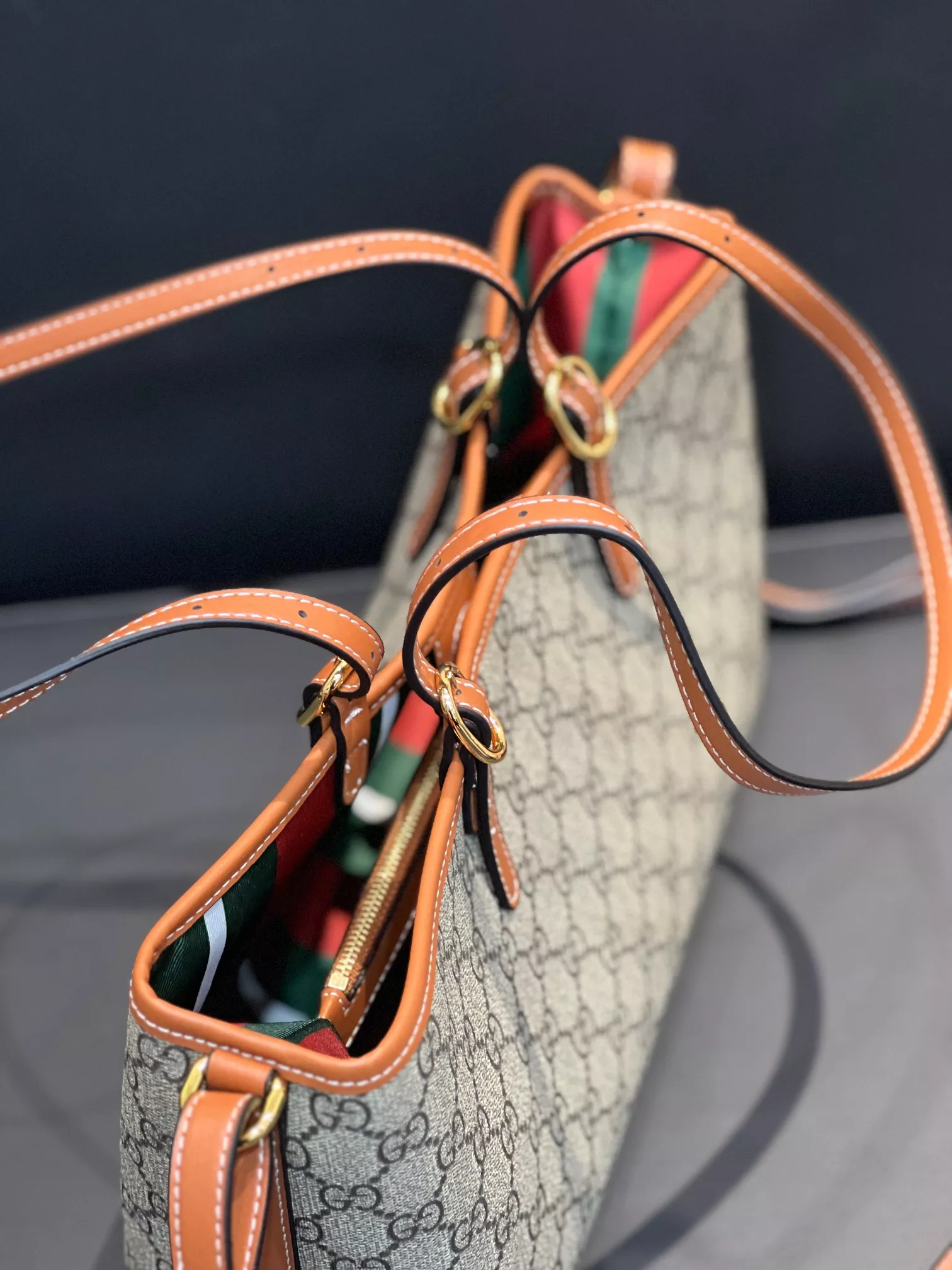 Gucci AAA Quality Shoulder Bags For Women Modern 2950