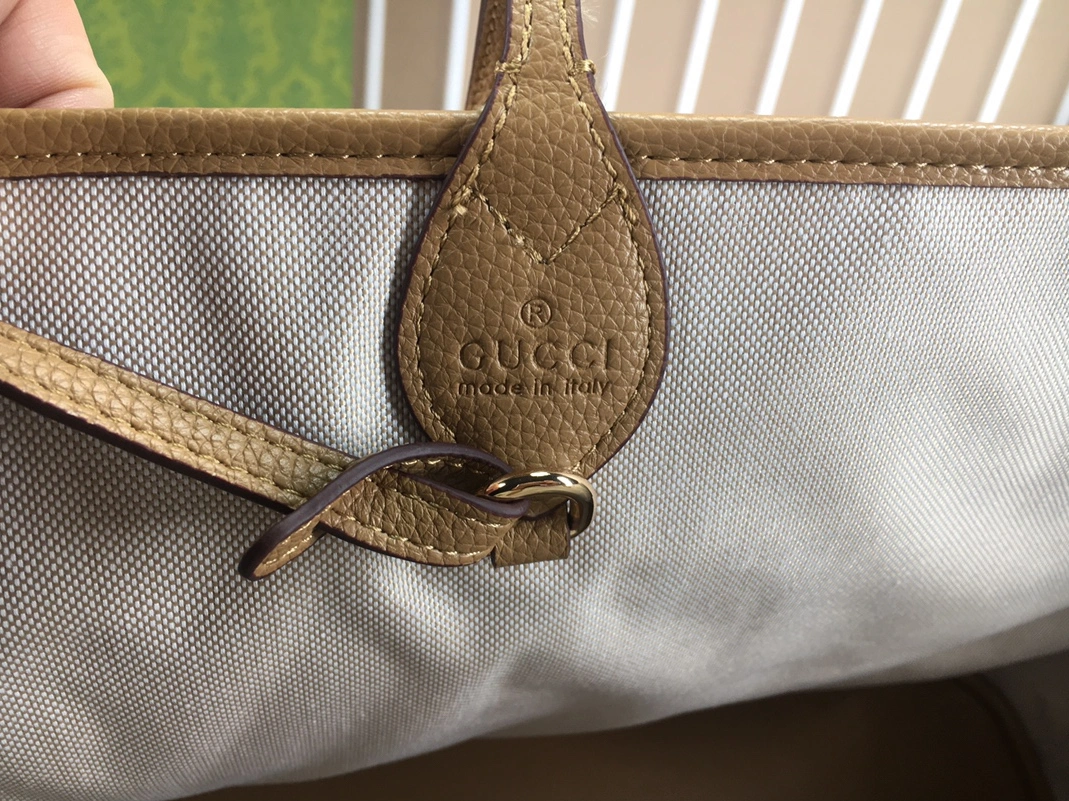 Gucci AAA Quality Shoulder Bags For Women Modern 5384