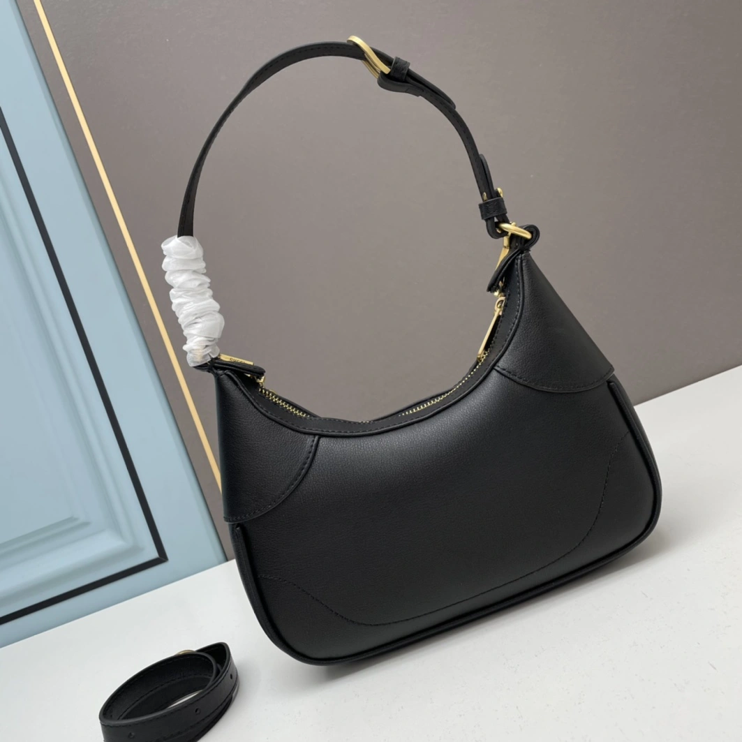 Gucci AAA Quality Shoulder Bags For Women Practical 1986