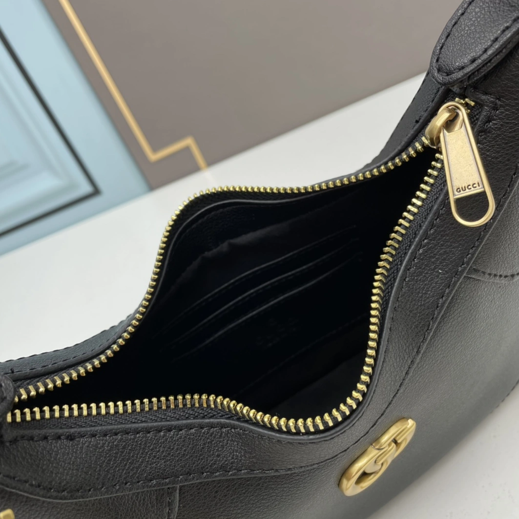 Gucci AAA Quality Shoulder Bags For Women Practical 1986