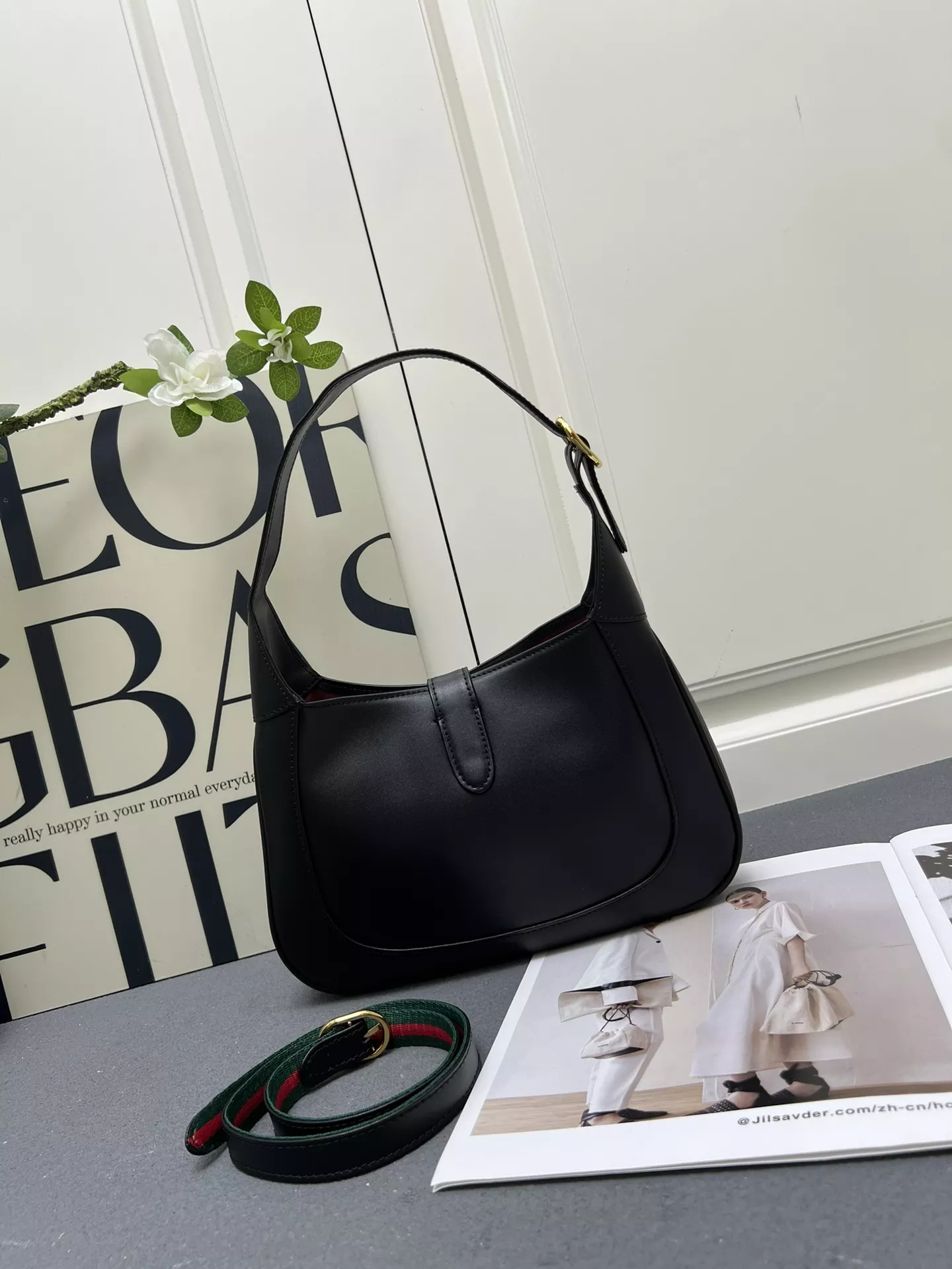Gucci AAA Quality Shoulder Bags For Women Practical 8846