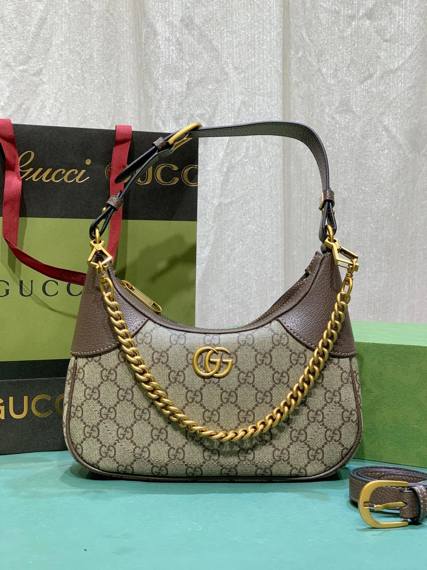 Gucci AAA Quality Shoulder Bags For Women Reliable 5882