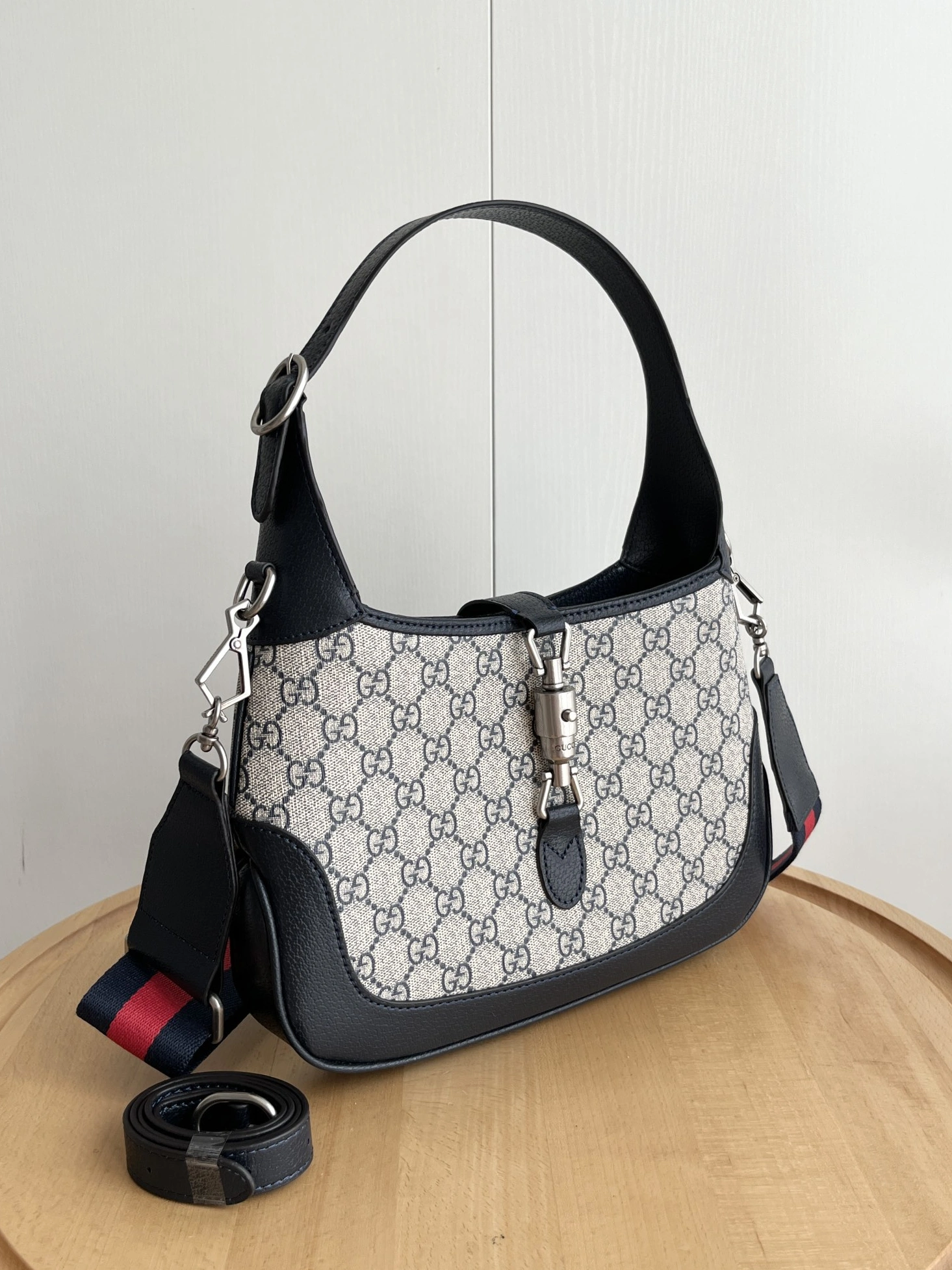 Gucci AAA Quality Shoulder Bags For Women Resilient 4435