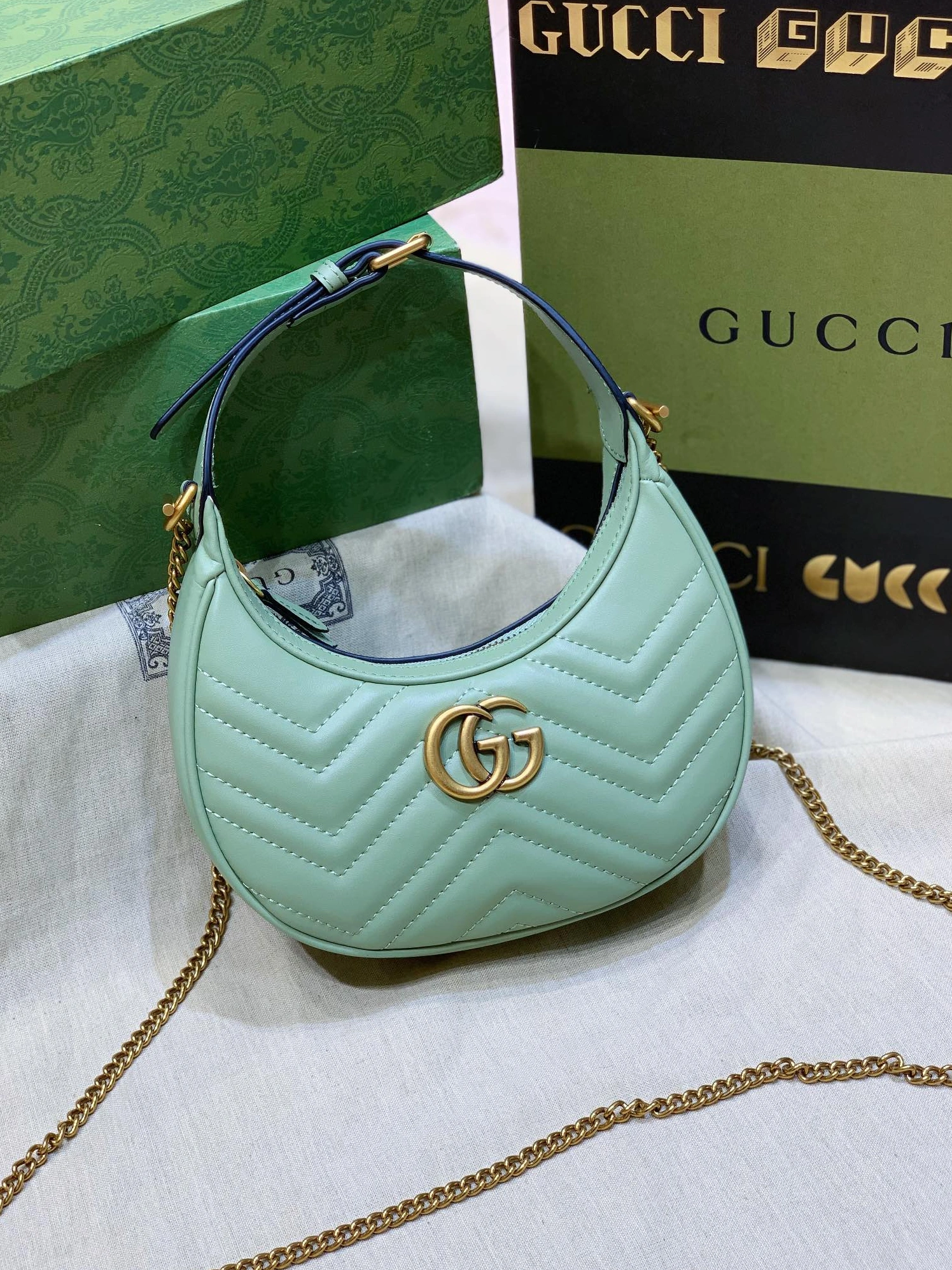 Gucci AAA Quality Shoulder Bags For Women Resilient 5063