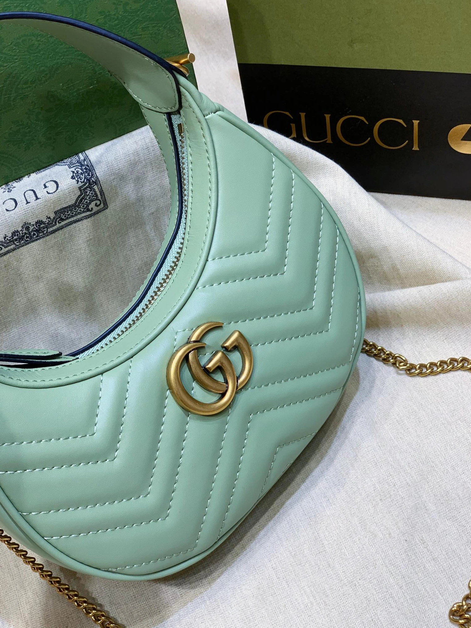 Gucci AAA Quality Shoulder Bags For Women Resilient 5063