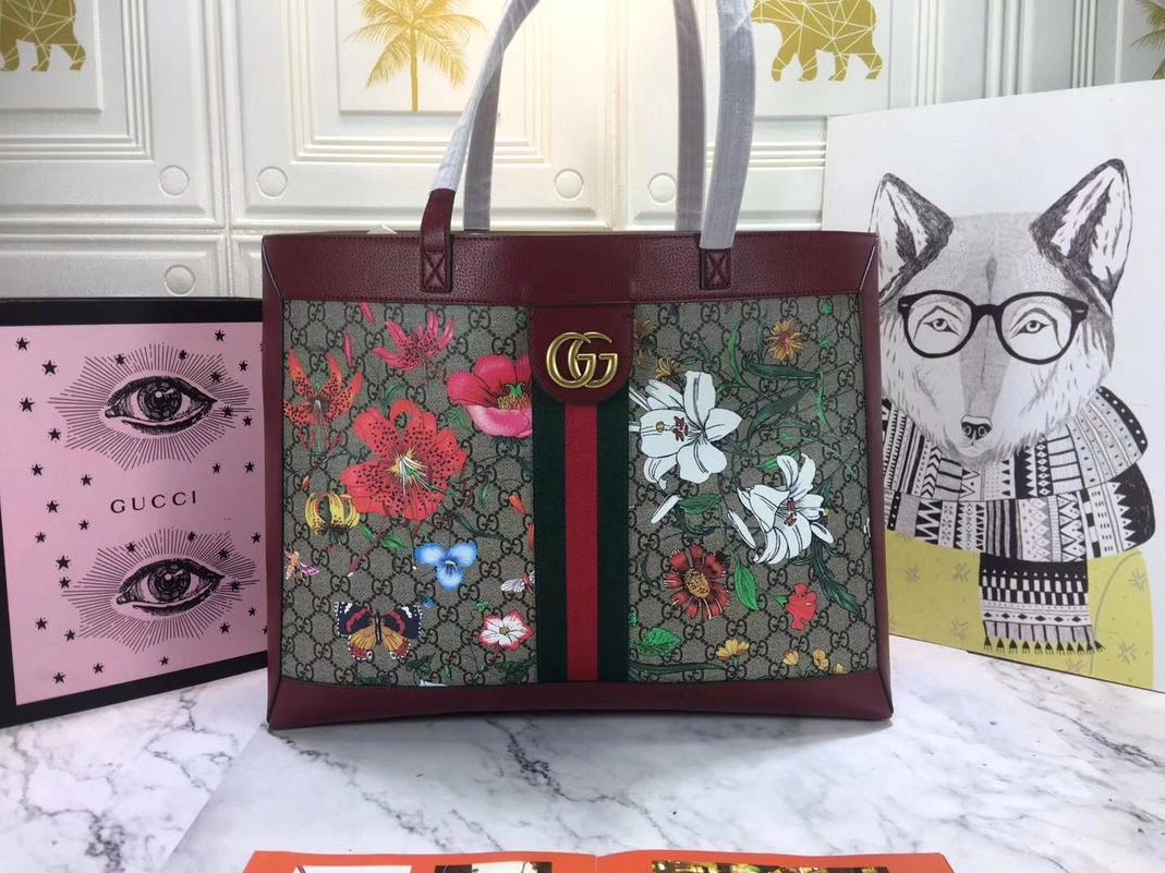 Gucci AAA Quality Shoulder Bags For Women Sleek 4878