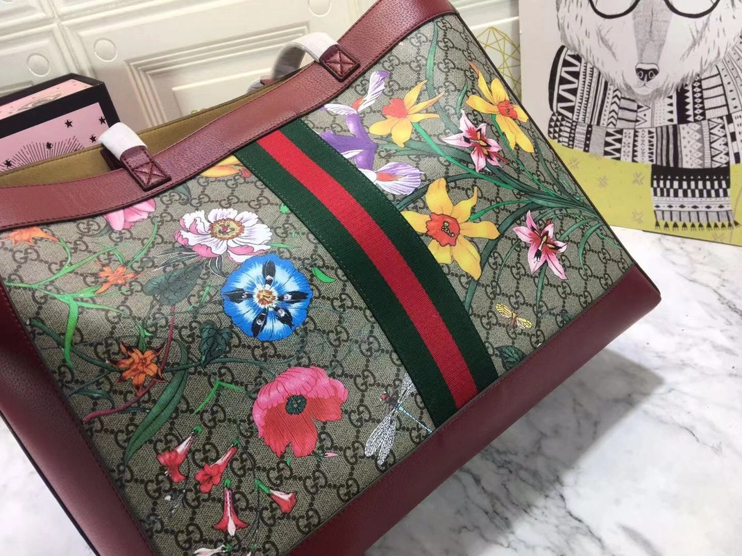 Gucci AAA Quality Shoulder Bags For Women Sleek 4878