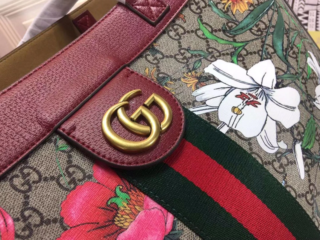 Gucci AAA Quality Shoulder Bags For Women Sleek 4878