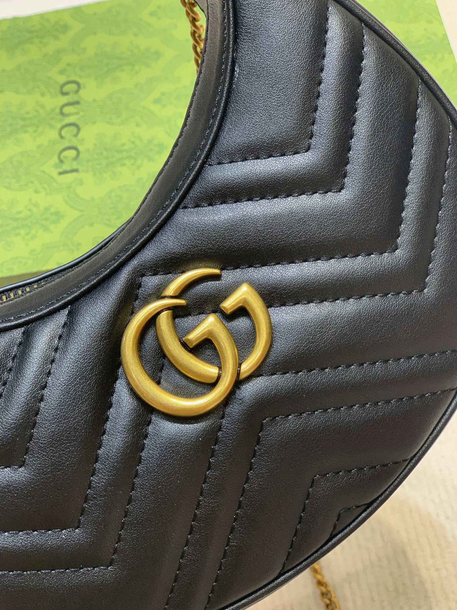 Gucci AAA Quality Shoulder Bags For Women Soft 4404