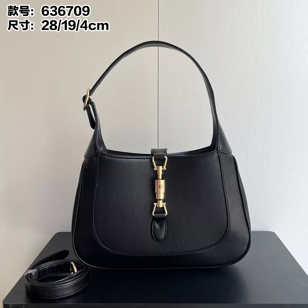 Gucci AAA Quality Shoulder Bags For Women Trendsetting 7988
