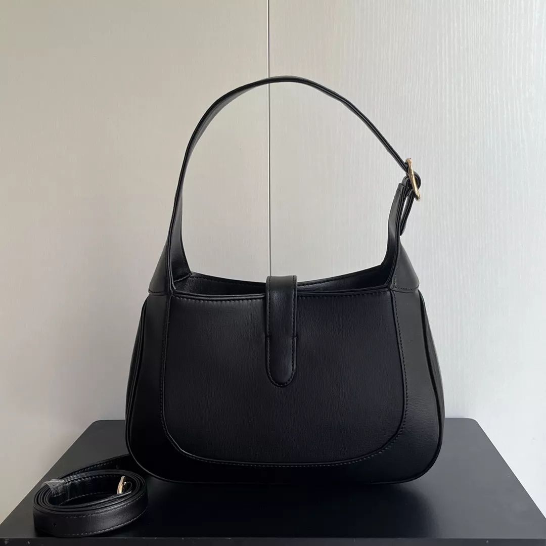 Gucci AAA Quality Shoulder Bags For Women Trendsetting 7988