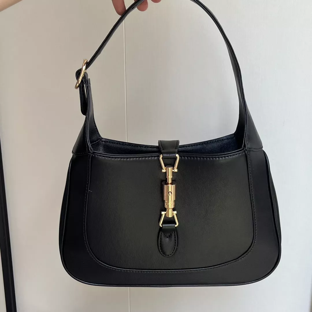 Gucci AAA Quality Shoulder Bags For Women Trendsetting 7988