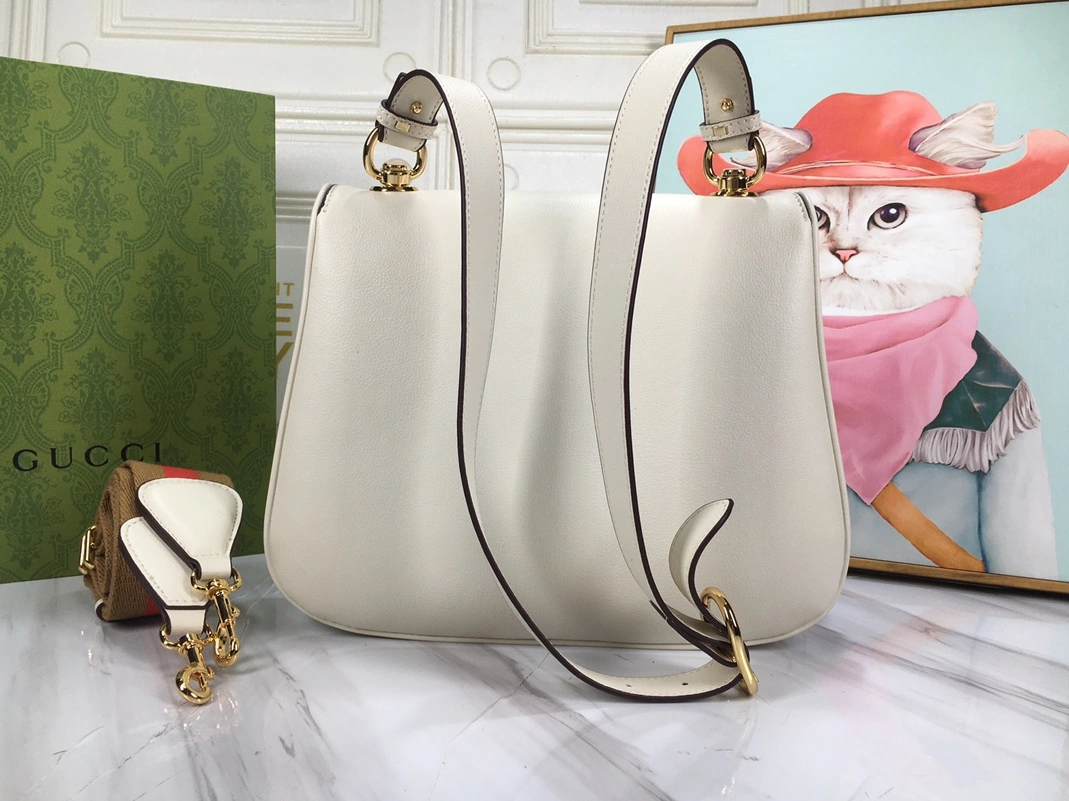 Gucci AAA Quality Shoulder Bags For Women Versatile 9433
