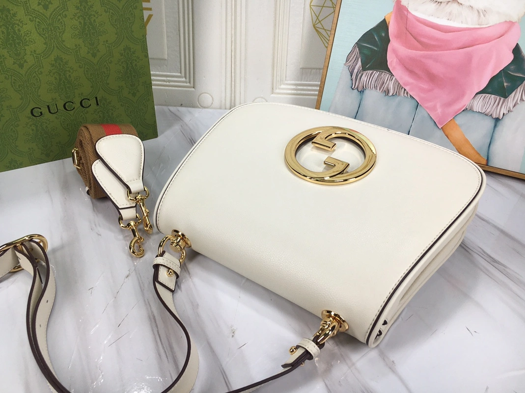 Gucci AAA Quality Shoulder Bags For Women Versatile 9433